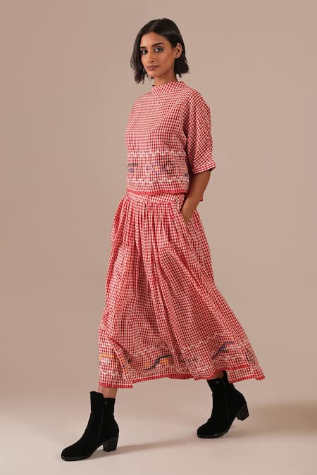 Indigo Dreams_Red Cotton Embroidery Crew Gingham Handwoven Jamdani Top And Gathered Skirt Set _Online_at_Aza_Fashions