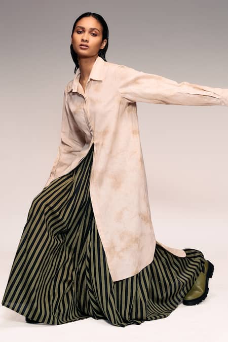 Kritika Murarka_Ivory Cotton, Linen Collared Shaded Dye Longline Shirt _Online_at_Aza_Fashions
