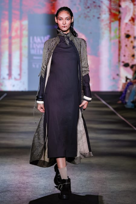 Kritika Murarka_Black Cotton High Neck Blend Structured Midi Dress _Online_at_Aza_Fashions