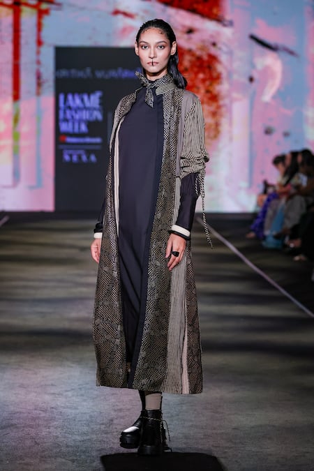 Buy_Kritika Murarka_Black Cotton High Neck Blend Structured Midi Dress 