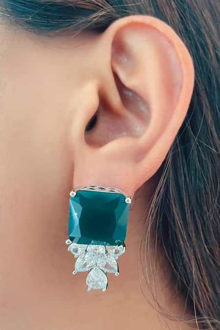 Shop PRERTO Emerald Green Stones, Faux Diamonds Imitation Pendant Necklace Set at Aza Fashions Shop_PRERTO_Emerald Green Stones, Faux Diamonds Imitation Pendant Necklace Set _at_Aza_Fashions