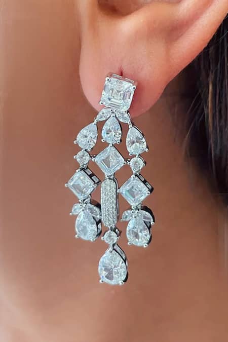 PRERTO Priyanka Imitation Diamond Choker Set 