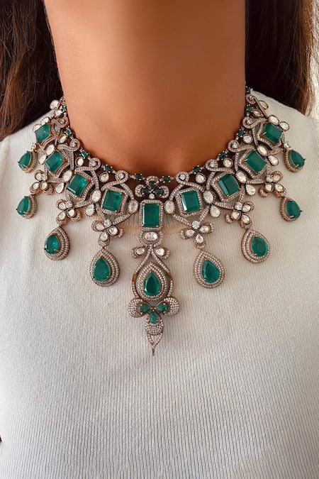 PRERTO Kartika Emerald Polki Necklace Set 