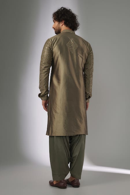 SALIL BHATIA Ainaa Mahal Thread & Mirror Work Kurta Set 