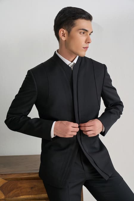 Dhruv Vaish_Black Suiting Contemporary Bandhgala _Online_at_Aza_Fashions