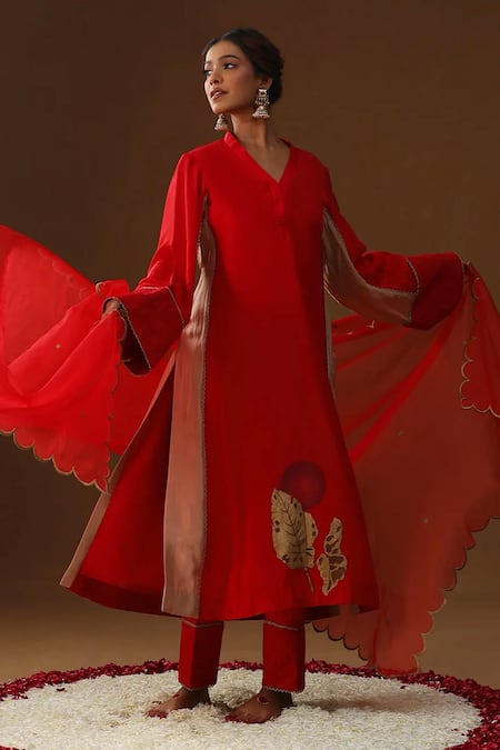 Arpita Sulakshana_Red Silk Embroidery, Piping V-neck Sakhi Prem Hand Painted Kurta Set _Online_at_Aza_Fashions