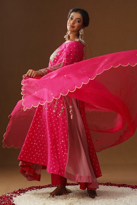 Arpita Sulakshana Gulabi Sindoor Saaj Kurta Set 