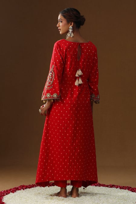 Arpita Sulakshana Laal Rooh Embroidered Kurta Set 
