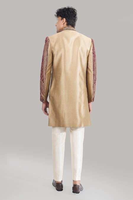 Rng Safawala Thread Embroidered Sherwani & Pant Set 