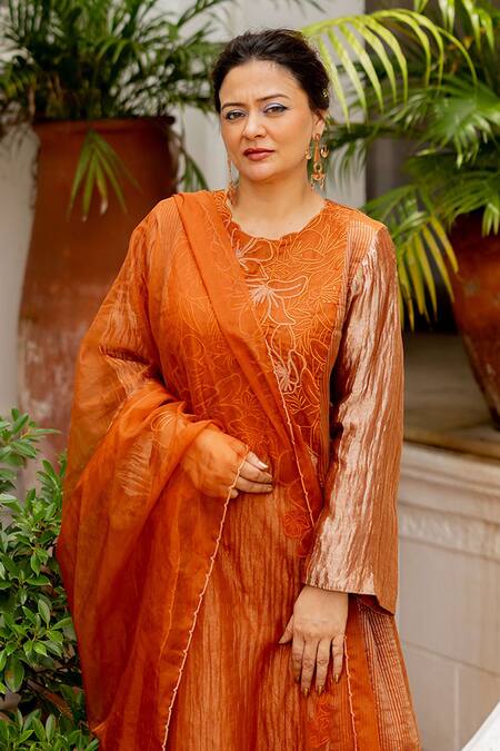 Chambray & CO._Rust Tissue, , Cotton, Organza Embroidery Sanika Floral Kurta Set _Online_at_Aza_Fashions