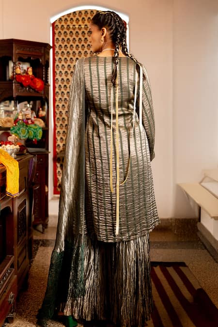 Chambray & CO. Amyra Banarasi Tissue Silk Floral Kurta Set 