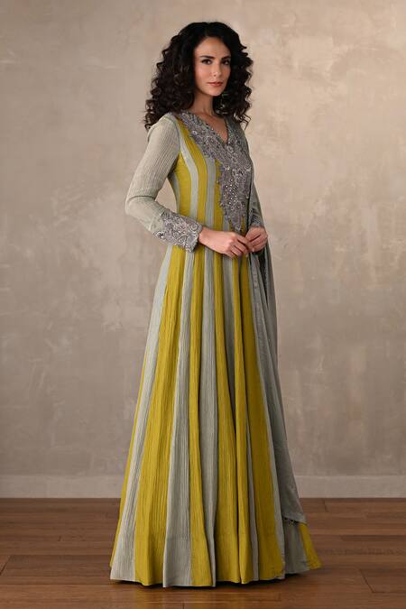 Buy_Onaya_Blue Organza Embroidery, Sequins, Stones V-neck Crush Anarkali And Dupatta Set _Online_at_Aza_Fashions