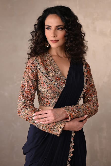 Buy_Onaya_Peach Crepe Embroidery V-neck Blouse And Pre-draped Saree Set _Online_at_Aza_Fashions