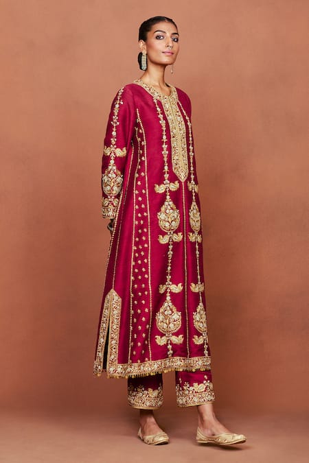 Sue Mue_Red , Organza Embroidery, Sequins, Beads, Metallic Roma Dori Kurta Set _at_Aza_Fashions