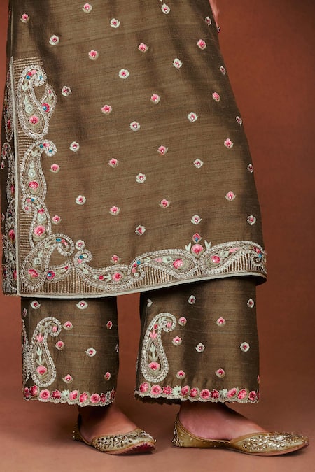 Shop_Sue Mue_Olive Green Silk, Crepe, Tissue Embroidery, Sequins, Jiyara Aari Kurta Set _Online_at_Aza_Fashions