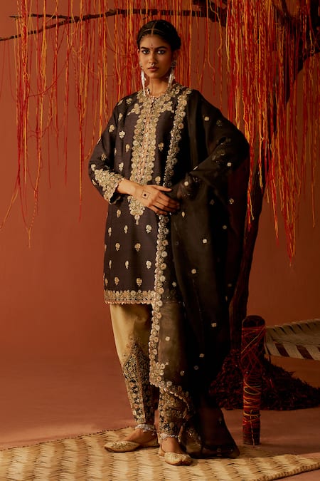 Sue Mue Kala Applique Kurta Salwar Set 