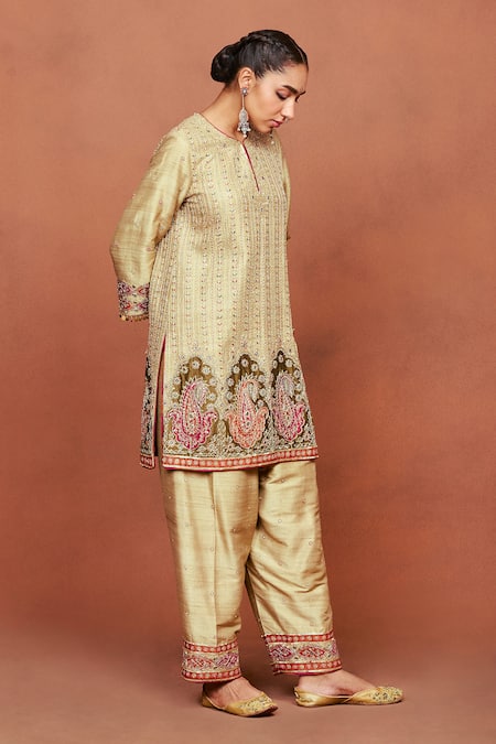 Sue Mue_Beige , Organza Applique, Raaya Paisley Dori Kurta Salwar Set _Online_at_Aza_Fashions