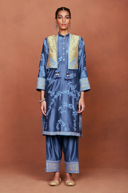 Sue Mue Jia Embroidered Jacket Kurta Set 