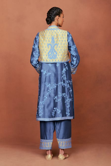 Sue Mue Jia Embroidered Jacket Kurta Set 