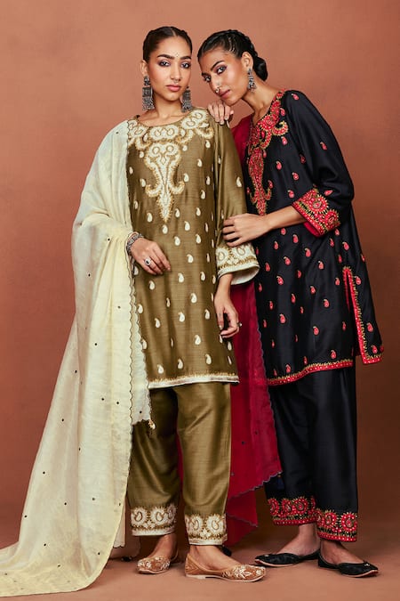 Shop_Sue Mue_Olive Green Silk Embroidery, Sequins, Tassels, Nai Floral And Paisley Kurta Set _Online_at_Aza_Fashions