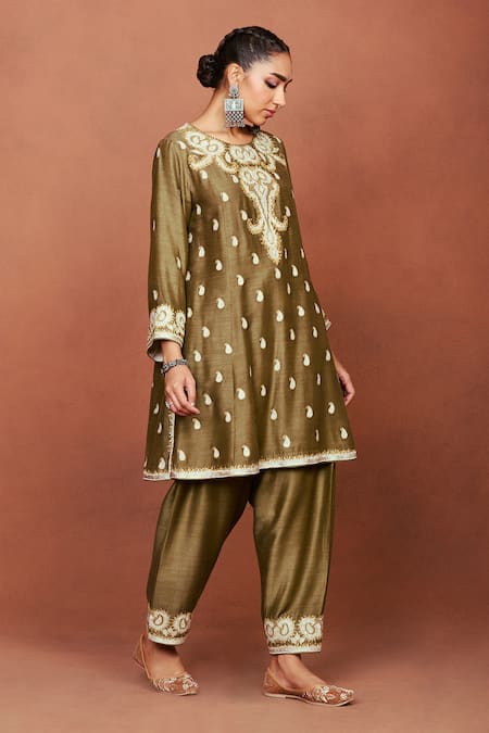 Buy_Sue Mue_Olive Green Silk Embroidery, Sequins, Tassels, Nai Floral And Paisley Kurta Set 