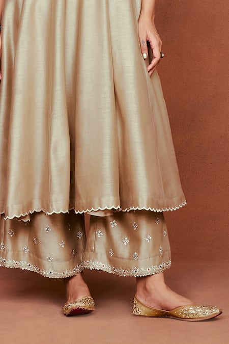 Sue Mue_Beige Chanderi Silk Embroidery, Cut Boha Tribal Geometric Floral Anarkali Set _Online_at_Aza_Fashions