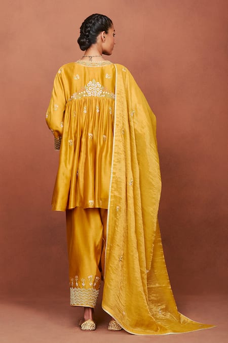 Sue Mue Moha Floral Embroidered Kurta Salwar Set 