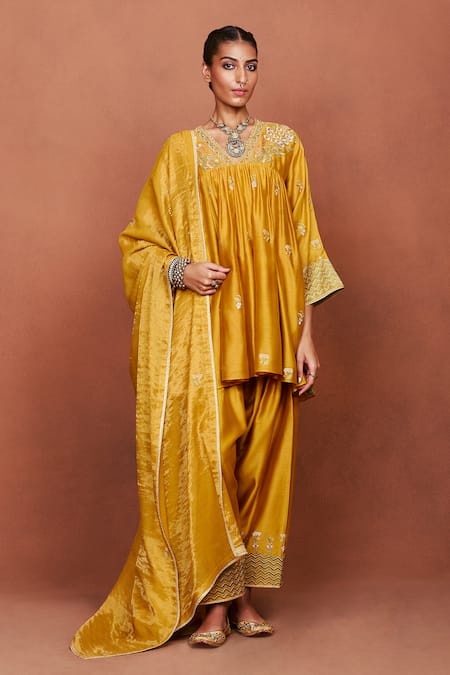 Sue Mue Moha Floral Embroidered Kurta Salwar Set 