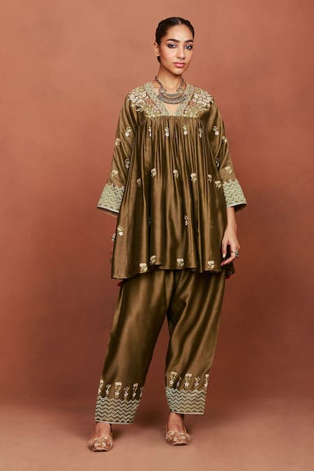 Buy_Sue Mue_Olive Green Chanderi Silk, Tissue, Cotton Moha Floral And Chevron Kurta Set _Online_at_Aza_Fashions
