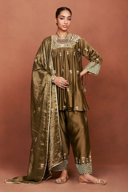 Sue Mue Moha Floral & Chevron Kurta Set 