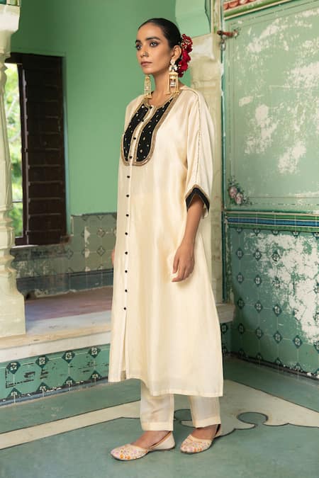 Buy_Amoree by Shikha Chaudhry_Ivory Chanderi Silk, Georgette Embroidery, Sequins Round Pakeezah Kurta Set _Online_at_Aza_Fashions