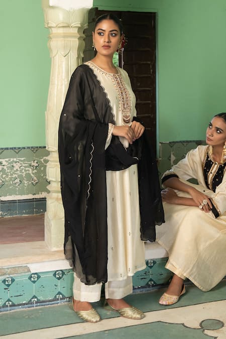 Shop_Amoree by Shikha Chaudhry_Ivory Chanderi Silk, Georgette Embroidery, Sequins Round Pakeezah Kurta Set _Online_at_Aza_Fashions