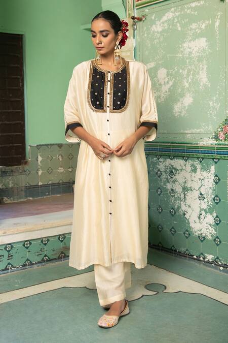 Amoree by Shikha Chaudhry_Ivory Chanderi Silk, Georgette Embroidery, Sequins Round Pakeezah Kurta Set _at_Aza_Fashions