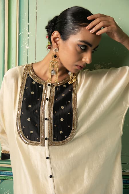 Buy_Amoree by Shikha Chaudhry_Ivory Chanderi Silk, Georgette Embroidery, Sequins Round Pakeezah Kurta Set 