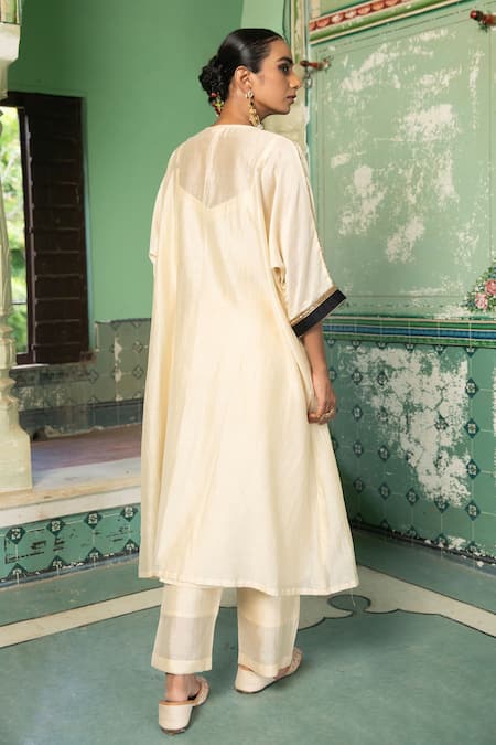 Amoree india Pakeezah Embroidered Kurta Set 