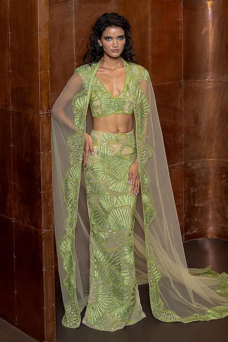 Mishru Serin Embroidered Cape Skirt Set 