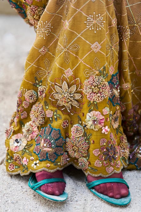 Buy_Supria Munjal_Mustard Silk, Tissue Embroidery, Beads Sweetheart Designer Gold Ombre Saree Set _Online_at_Aza_Fashions