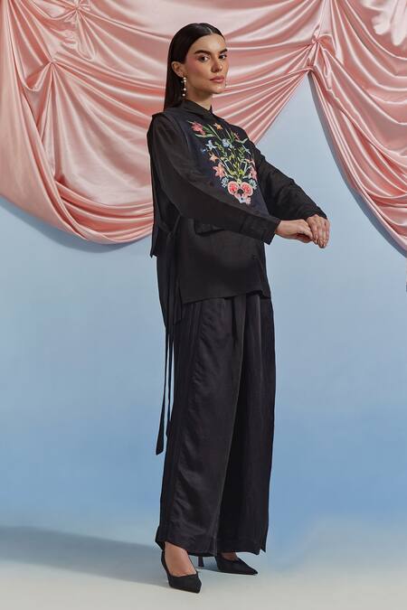 Buy_Pozruh By Aiman_Black Linen, Satin, Silk Embroidery, Lace Bouquet Print Bib Top And Trouser Set 
