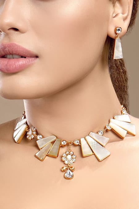 Shop_HRISHA_Cream Stones Moissanite Kundan Embellished Necklace Set _Online_at_Aza_Fashions