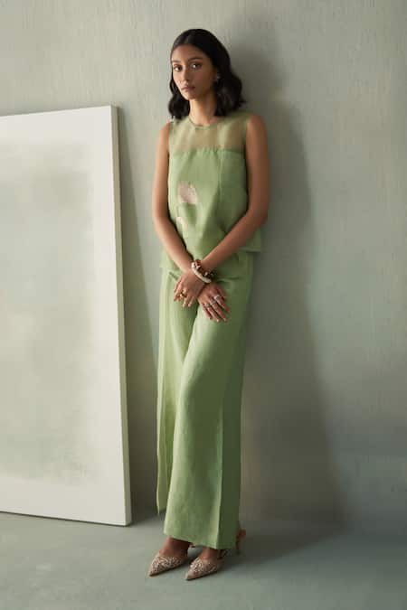 Febo6 Green Linen Desert Flared Trouser at Aza Fashions Febo6_Green Linen Desert Flared Trouser _at_Aza_Fashions
