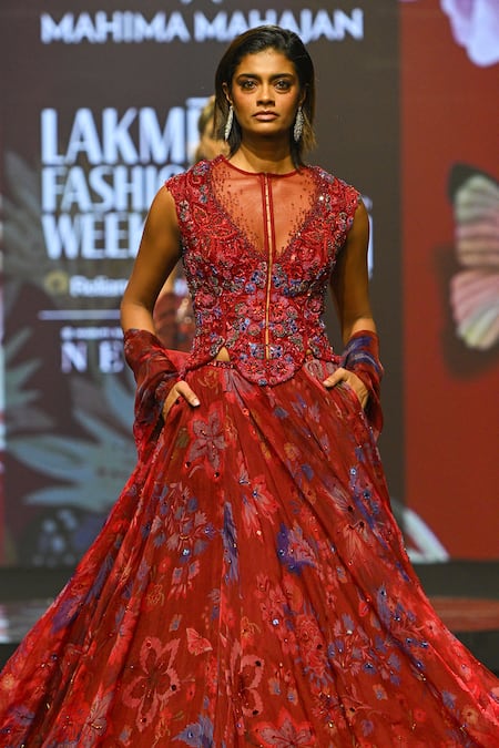 Mahima Mahajan_Red Silk Organza Sequins, Beads, Embroidery V-neck, Zohra Floral Lehenga Set _at_Aza_Fashions