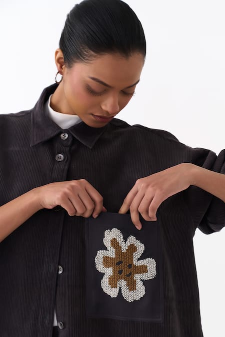 Buy_Three_Gray Corduroy Embroidery Collared Shirt 