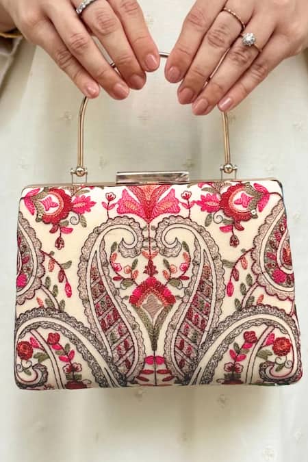 Amyra Rumi Thread Embroidered Clutch