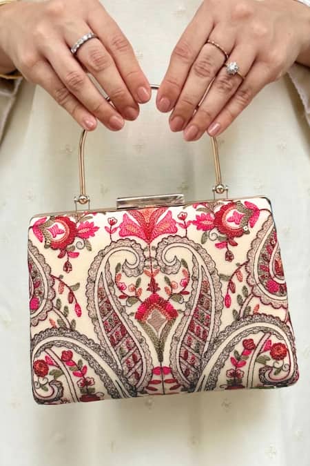 Amyra Rumi Thread Embroidered Clutch