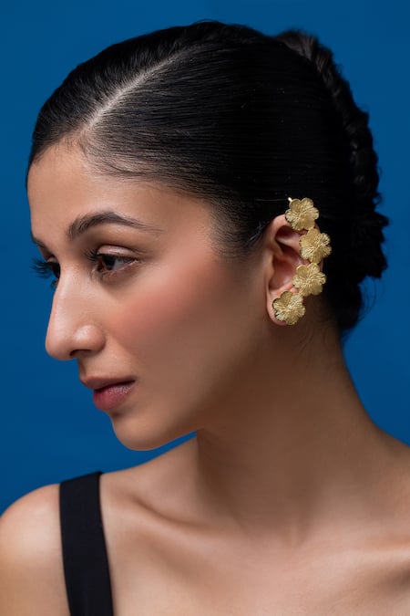 Ethnic Andaz Flower Carved Pair Of Ear Cuffs 