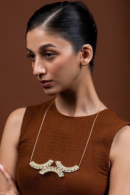 Ethnic Andaz Kalchakra Lattice Horizontal Necklace 