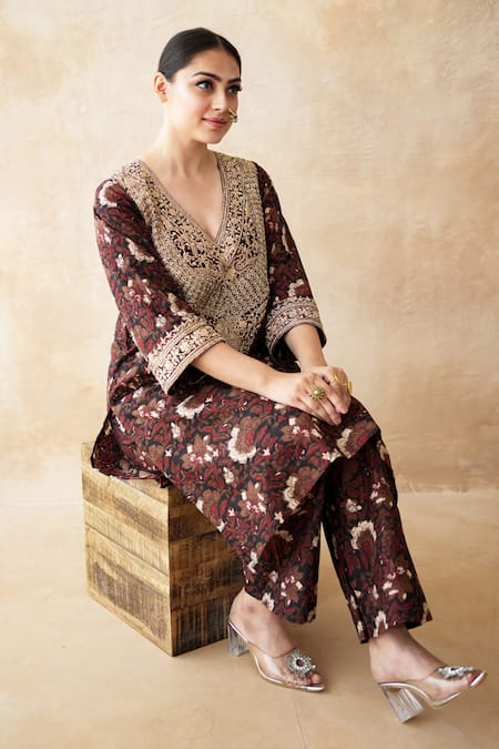 Buy Gulabo Jaipur Black Silk Embroidery V-neck Printed Hand Work Kurta And Pant Set Online at Aza Fashions Buy_Gulabo Jaipur_Black Silk Embroidery V-neck Printed Hand Work Kurta And Pant Set _Online_at_Aza_Fashions