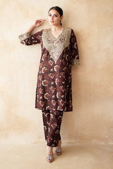 Shop Gulabo Jaipur Black Silk Embroidery V-neck Printed Hand Work Kurta And Pant Set Online at Aza Fashions Shop_Gulabo Jaipur_Black Silk Embroidery V-neck Printed Hand Work Kurta And Pant Set _Online_at_Aza_Fashions