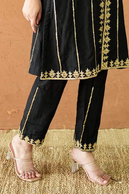 Gulabo Jaipur Black Silk Embroidery V-neck Hand Work Kurta And Pant Set Online at Aza Fashions Gulabo Jaipur_Black Silk Embroidery V-neck Hand Work Kurta And Pant Set _Online_at_Aza_Fashions