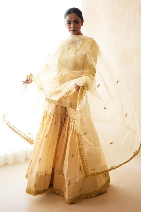 Gulabo Jaipur Gold Silk, Organza Embroidery, Sequins V-neck Omaira Hand Work Kurta Set Online at Aza Fashions Gulabo Jaipur_Gold Silk, Organza Embroidery, Sequins V-neck Omaira Hand Work Kurta Set _Online_at_Aza_Fashions